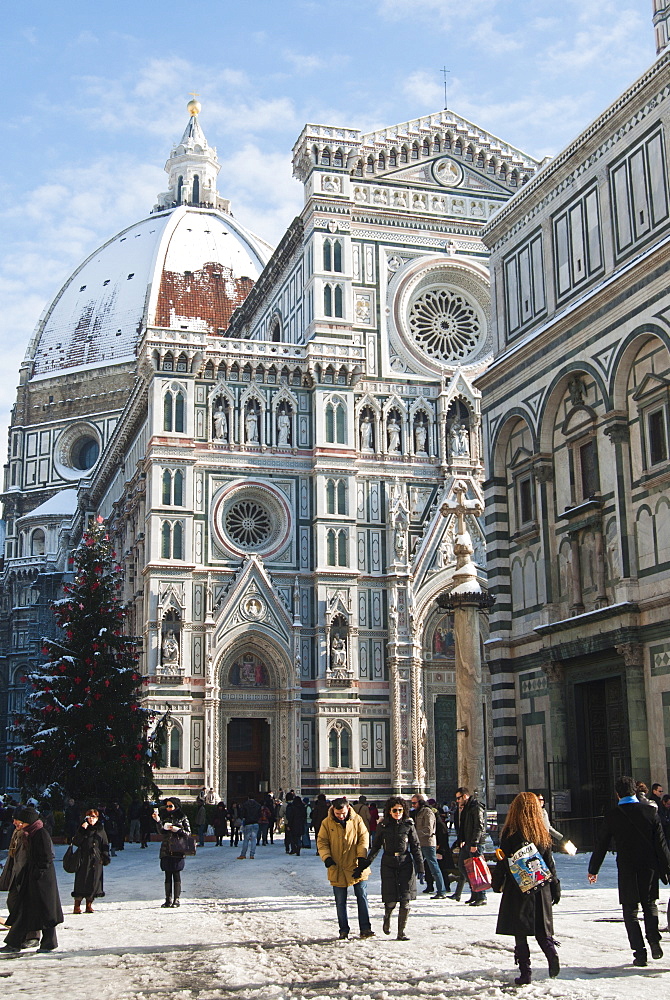 The Duomo (Cathedral) with snow during winter, Florence (Firenze), UNESCO World Heritage Site, Tuscany, Italy, Europe