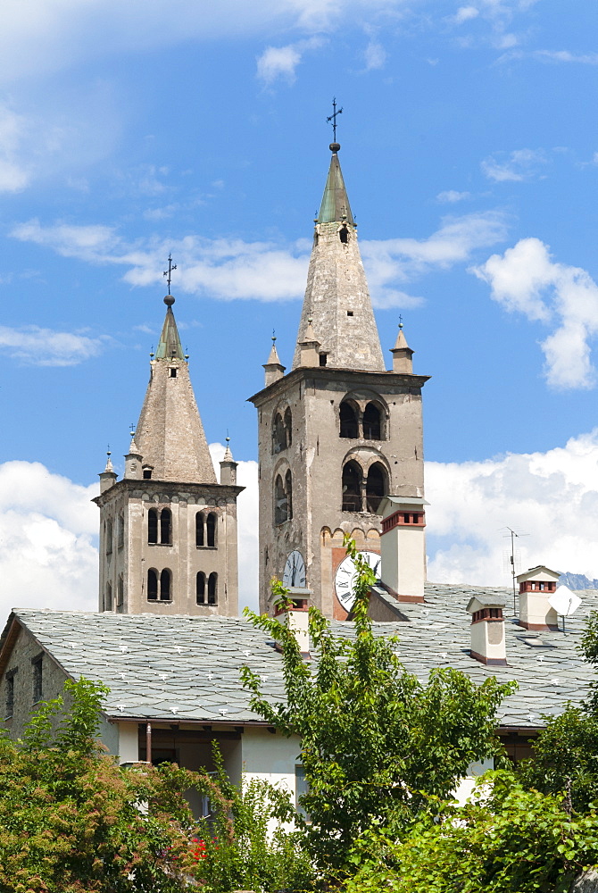 Cathedral of Santa Maria Assunta e San Giovanni Battista, Aosta, Aosta Valley, Italian Alps, Italy, Europe