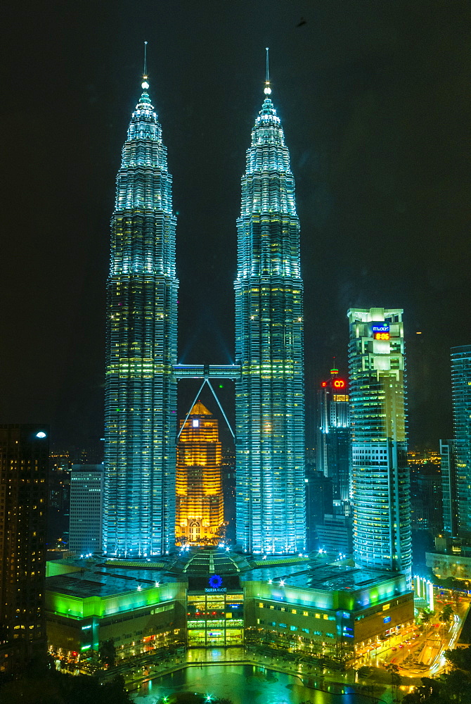 Petronas twin towers, Kuala Lumpur, Malaysia, Southeast Asia, Asia