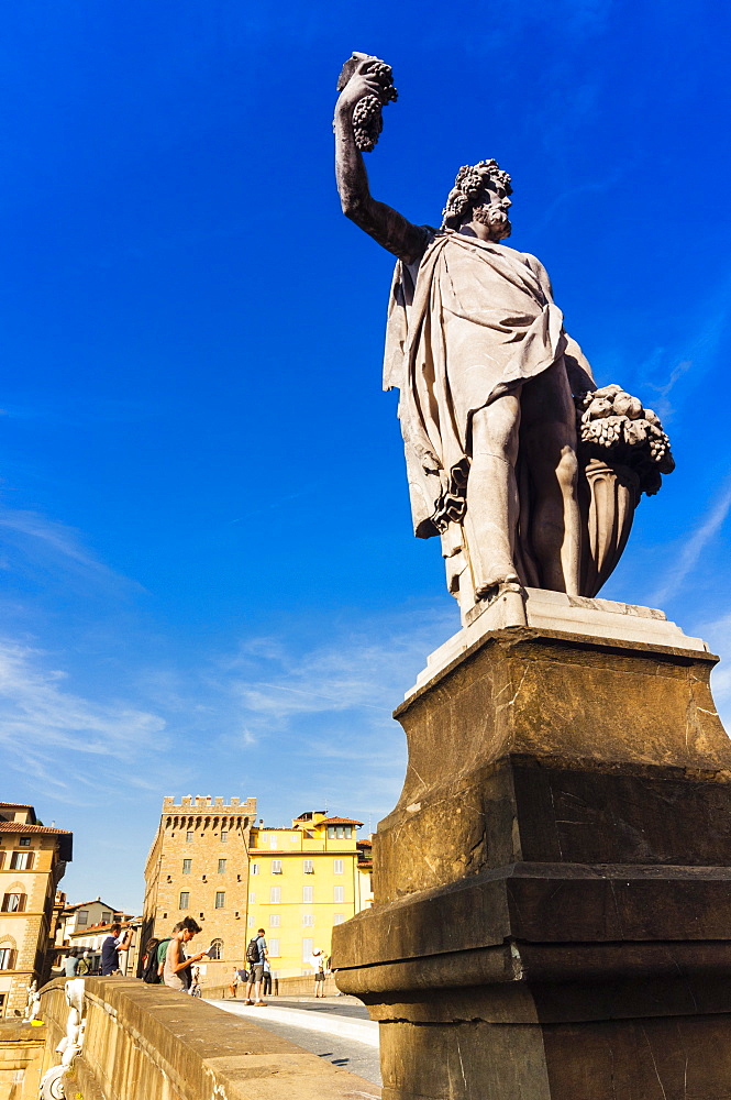 Statue of Autumn, Ponte Santa Trinita, Florence (Firenze), UNESCO World Heritage Site, Tuscany, Italy, Europe