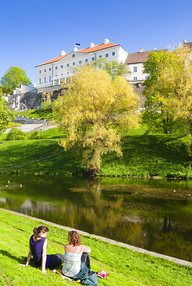 Toompea Hill, Snelli Tiik Lake, Old Town of Tallinn, UNESCO World Heritage Site, Estonia, Baltic States, Europe