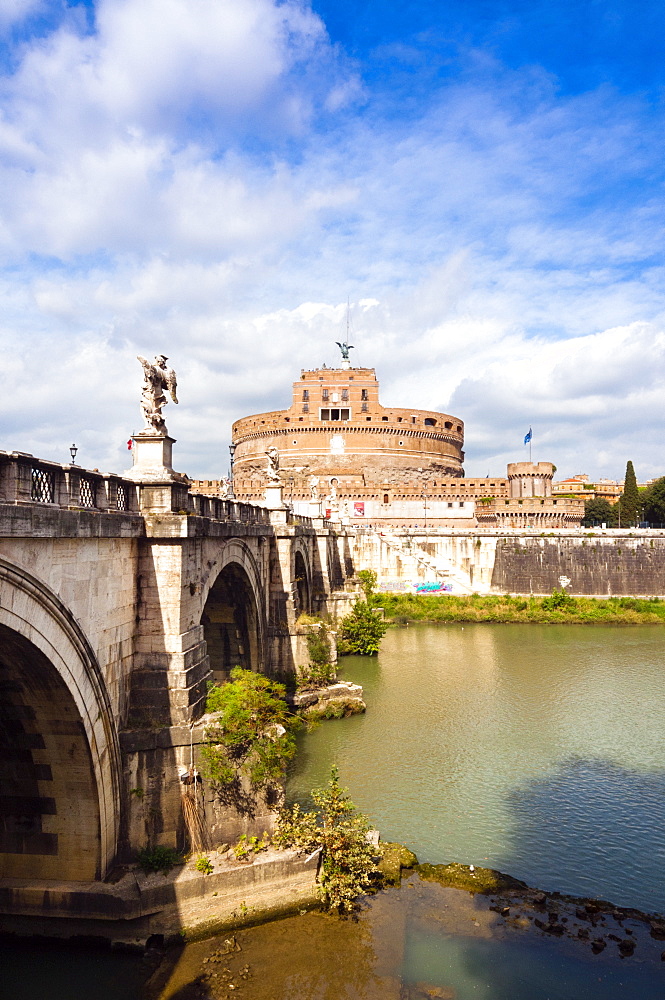 Mausoleum of Hadrian known as Castel Sant'Angelo, Ponte Sant'Angelo, Tiber River, Unesco World Heritage Site, Rome, Latium, Italy, Europe