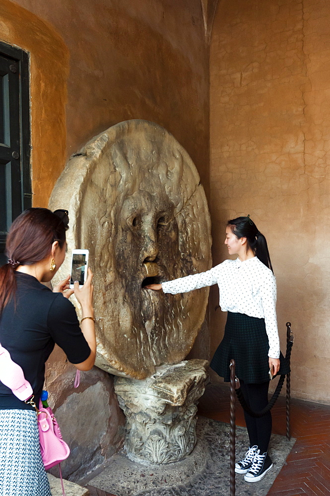 Mouth of Truth (Bocca della Verita), Basilica of St. Maria in Cosmedin, Rome, UNESCO World Heritage Site, Lazio, Italy, Europe