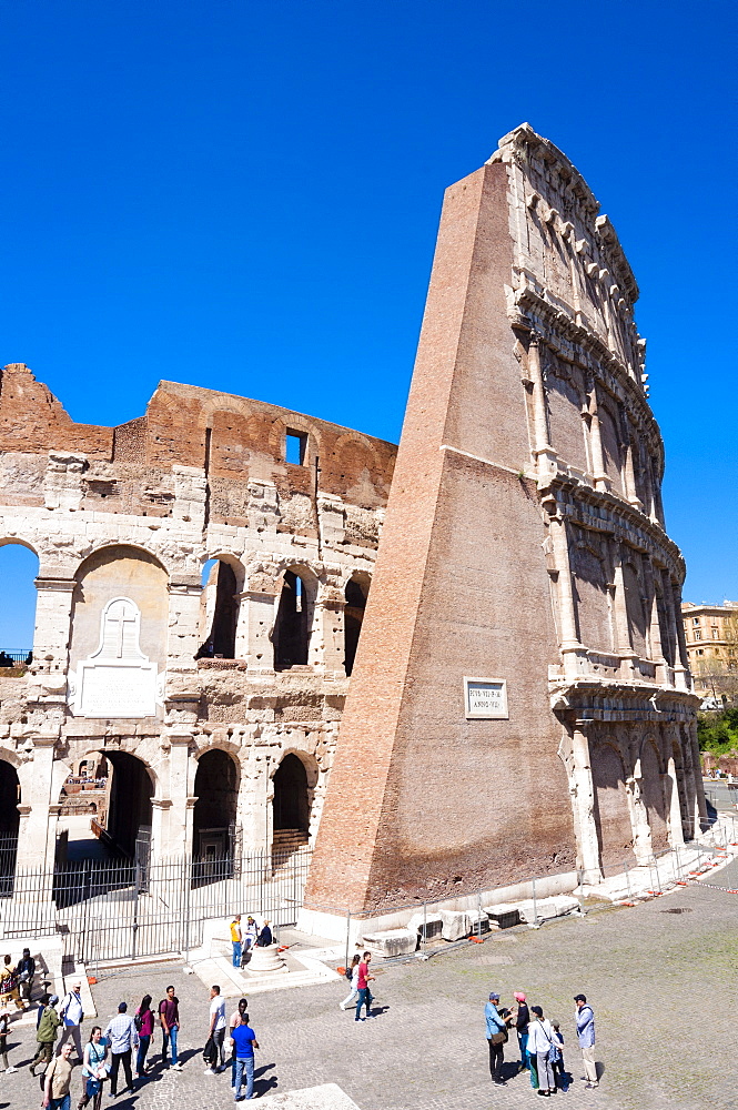 Colosseum (Flavian Amphitheatre), UNESCO World Heritage Site, Rome, Lazio, Italy, Europe