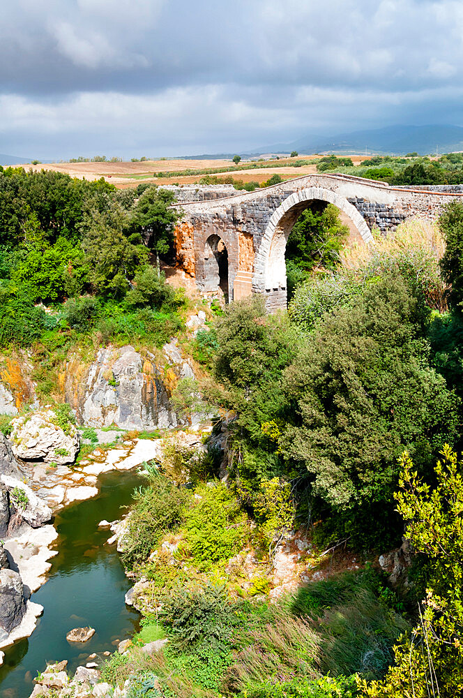 Roman Bridge of the Devil, River Fiora, Vulci, Province of Viterbo, Lazio, Maremma, Italy, Europe