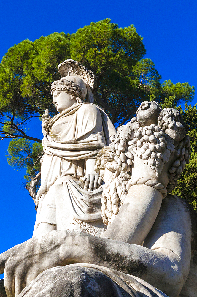 Statue of Dea Roma (Goddess Roma), Piazza del Popolo, UNESCO World Heritage Site, Rome, Latium (Lazio), Italy, Europe