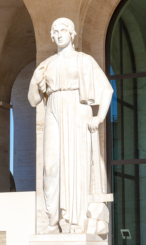 Statue at Palazzo della Civilta Italiana (Palazzo della Civilta del Lavoro) (Square Colosseum), EUR, Rome, Latium (Lazio), Italy, Europe