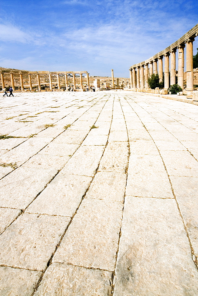 Oval Plaza with colonnade and Ionic columns, Jerash (Gerasa) a Roman Decapolis city, Jordan, Middle East