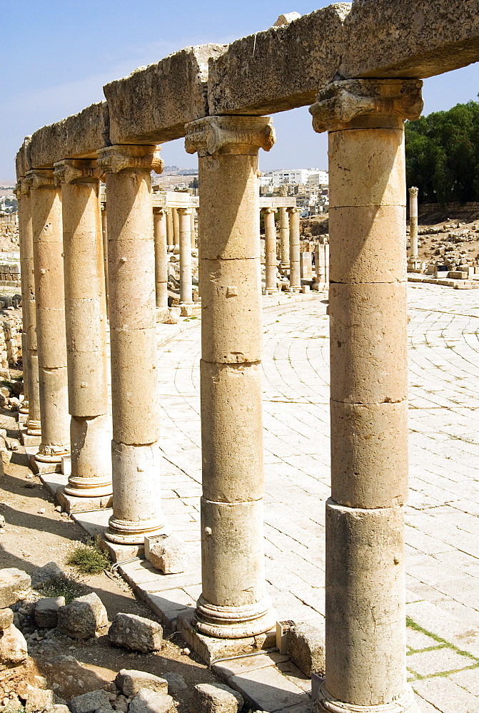 Oval Plaza with colonnade and ionic columns, Jerash (Gerasa), a Roman Decapolis City, Jordan, Middle East