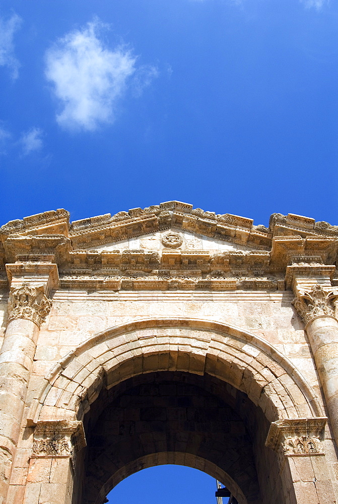 Main entrance, Hadrian's Arch, Jerash (Gerasa), a Roman Decapolis City, Jordan, Middle East