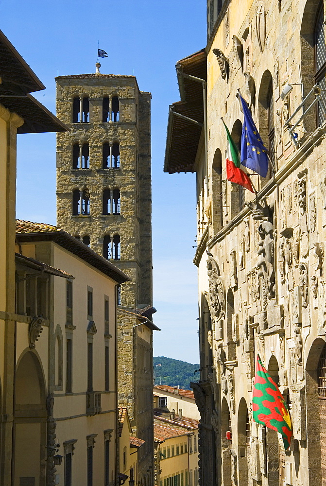 Via dei Pileati and St. Maria della Pieve's belltower, Arezzo, Tuscany, Italy, Europe