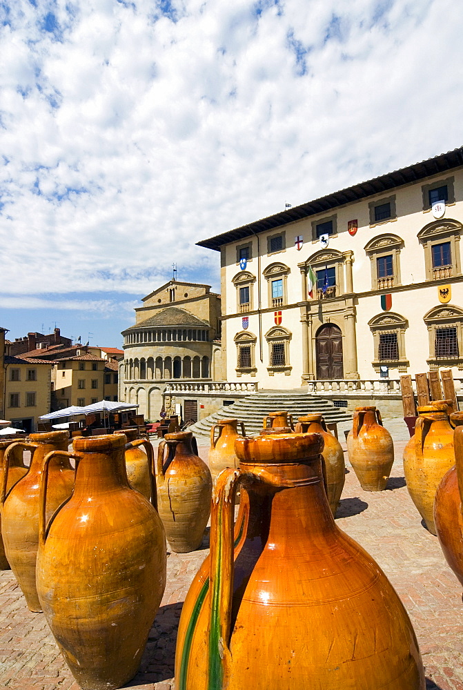 Antiquarian fair of Arezzo, Piazza Vasari, Arezzo, Tuscany, Italy, Europe