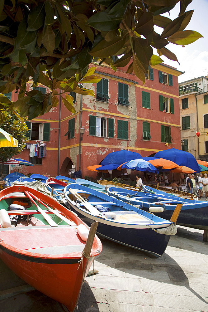 Vernazza, Cinque Terre, UNESCO World Heritage Site, Liguria, Italy, Europe