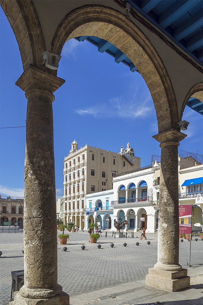 Plaza Vieja, UNESCO World Heritage Site, Havana, Cuba, West Indies, Caribbean, Central America