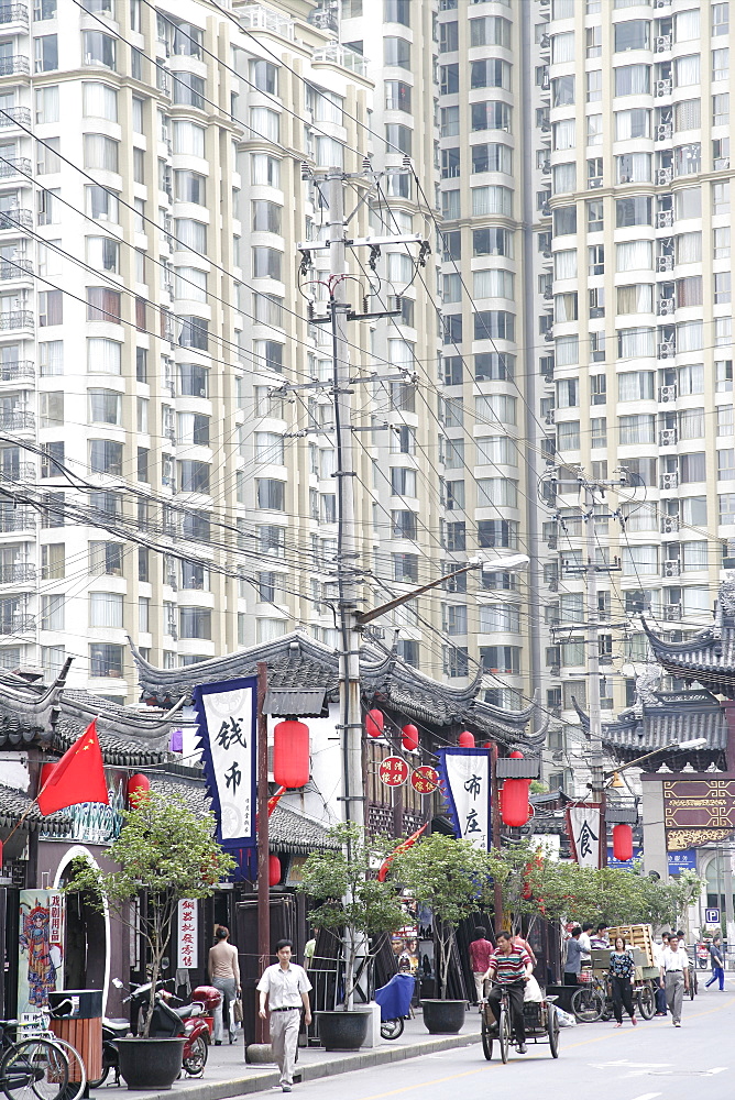 Street scene, Shanghai, China, Asia