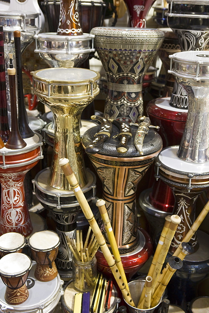 Musical instruments for sale, Grand Bazaar (Great Bazaar), Istanbul, Turkey, Europe