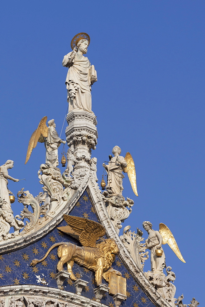 Detail of the facade of Basilica di San Marco (St. Mark's Basilica), St. Mark's Square, Venice, UNESCO World Heritage Site, Veneto, Italy, Europe