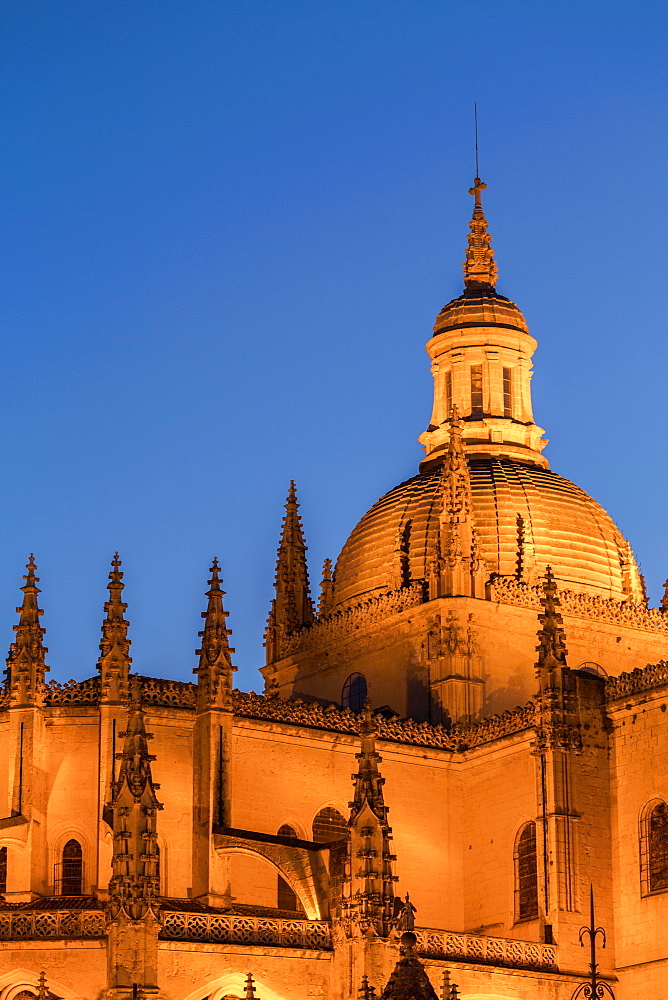 The imposing Gothic Cathedral of Segovia at night, Segovia, Castilla y Leon, Spain, Europe