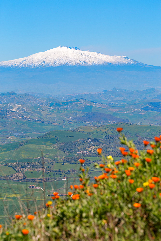 The awe inspiring Mount Etna, UNESCO World Heritage Site and Europe's tallest active volcano, Sicily, Italy, Europe