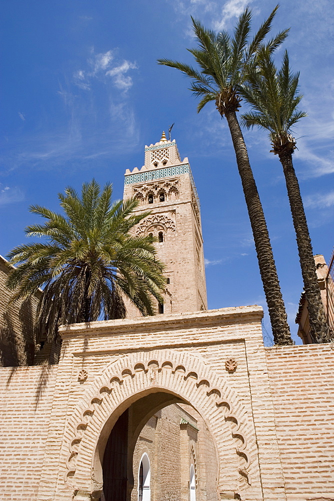 Koutoubia Mosque, minaret and palm trees, Marrakech, Morocco, North Africa, Africa