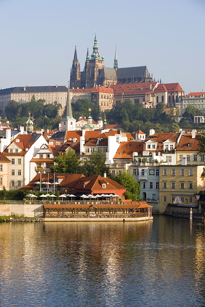 St. Vitus's Cathedral and Royal Palace on skyline, UNESCO World Heritage Site, seen across the River Vltava, Old Town, Prague, Czech Republic, Europe