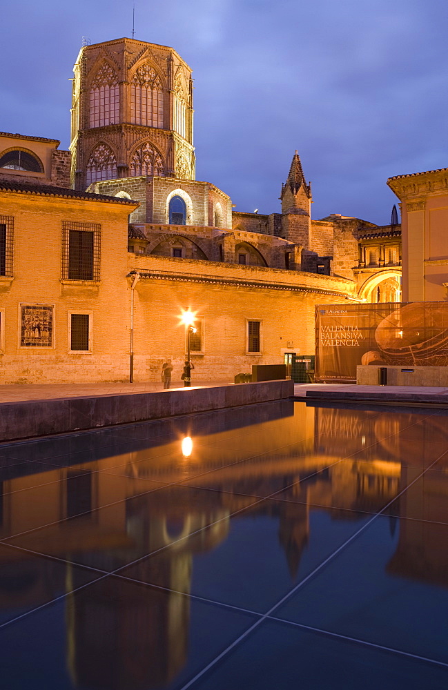 tower, el Miguelet, belfry, cathedral, reflection, evening, Valencia, Mediterranean, Costa del Azahar, Spain, Europe