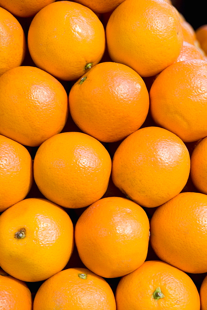 Oranges for sale, Mercado Central (central market), Valencia, Mediterranean, Costa del Azahar, Spain, Europe