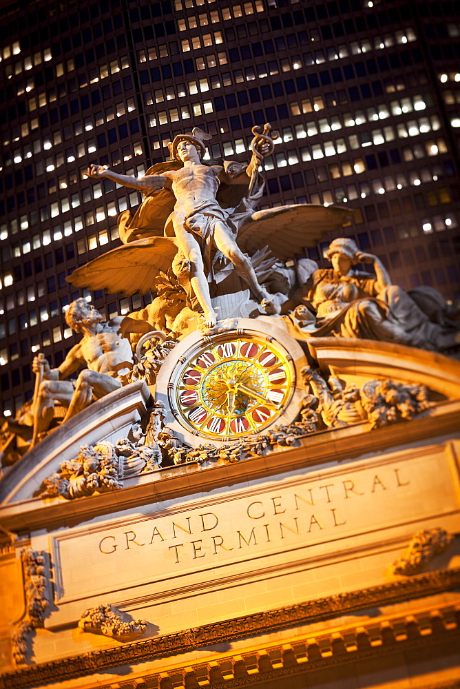 Statue of Mercury and Clock on the 42nd Street facade of Grand Central Terminus Station, Manhattan, New York City, New York, United States of America, North America