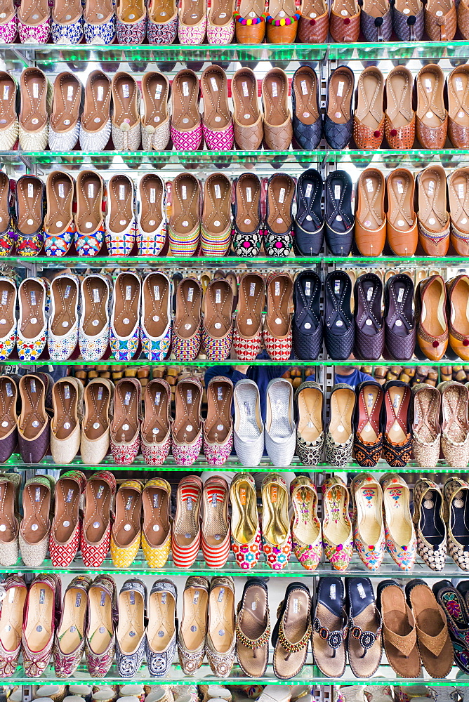 Traditional Indian slippers for sale, Amritsar, Punjab, India, Asia