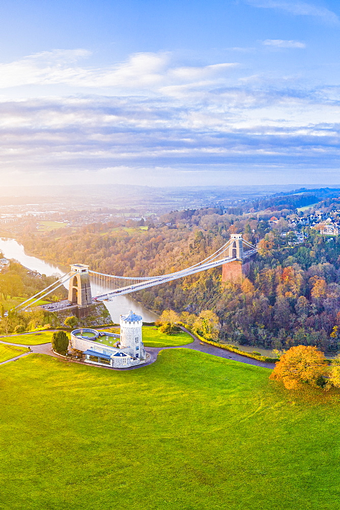 Clifton Suspension Bridge spanning the River Avon and linking Clifton and Leigh Woods, Bristol, England, United Kingdom, Europe