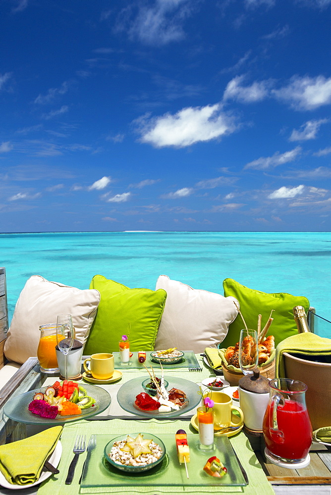 Breakfast with a view, Maldives, Indian Ocean, Asia