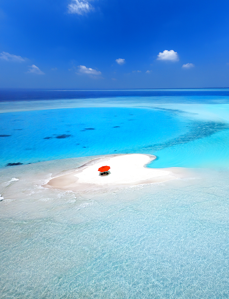 Heart shaped sandbank, The Maldives, Indian Ocean, Asia