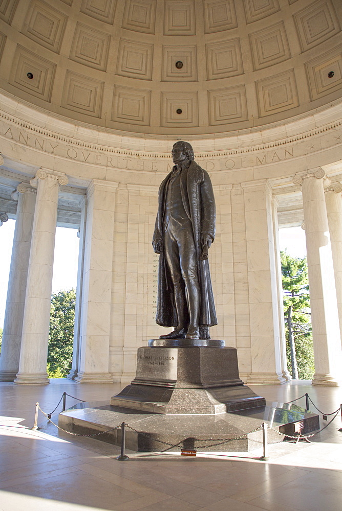 Statue of Thomas Jefferson, Thomas Jefferson Memorial, Washington D.C., United States of America, North America