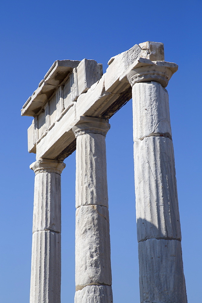 Temple of Poseidon and the Foundation of the Poseidoniastae, Delos Island, UNESCO World Heritage Site, Cyclades Group, Greek Islands, Greece, Europe