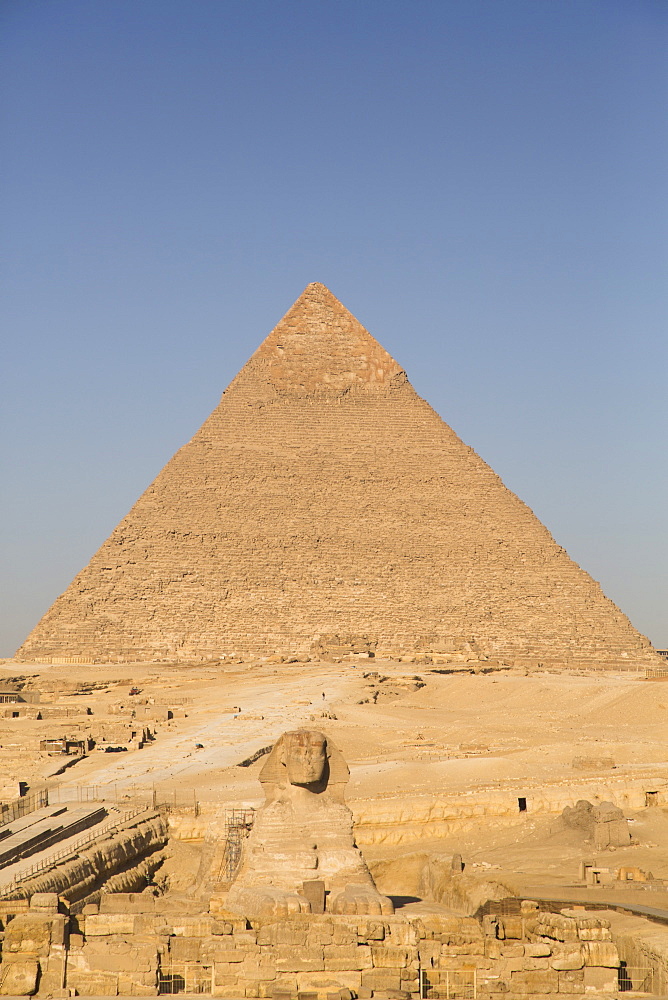 Pyramid of Chephren (Khafre), Great Pyramids of Giza, UNESCO World Heritage Site, Giza, Egypt, North Africa, Africa