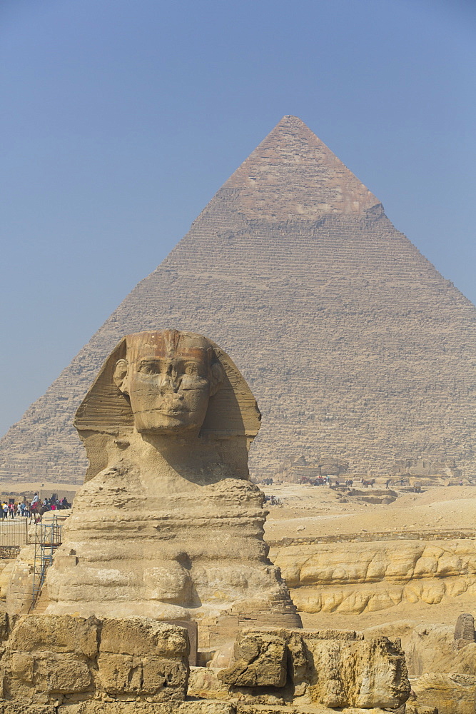 The Great Sphinx of Giza, Khafre Pyramid in the background, Great Pyramids of Giza, UNESCO World Heritage Site, Giza, Egypt, North Africa, Africa