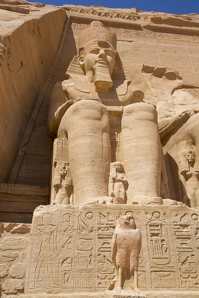 Ramses II statue, Ramses II Temple, UNESCO World Heritage Site, Abu Simbel, Nubia, Egypt, North Africa, Africa