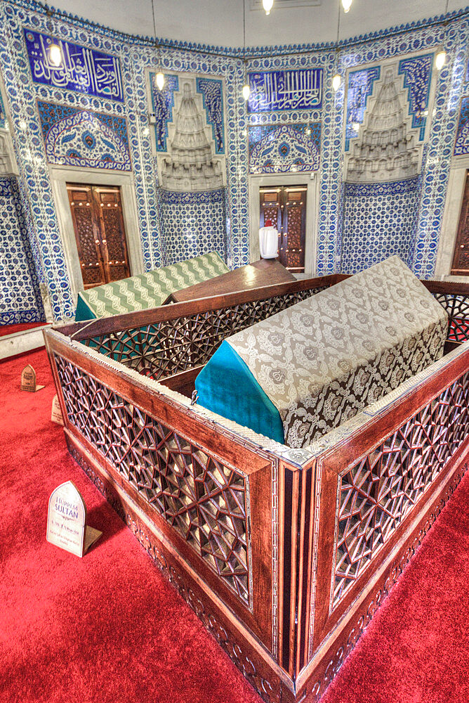 Mausoleum of Hurrem Sultan, wife of Suleyman, Suleymaniye Mosque, founded 1550, UNESCO World Heritage Site, Istanbul, Turkey, Europe