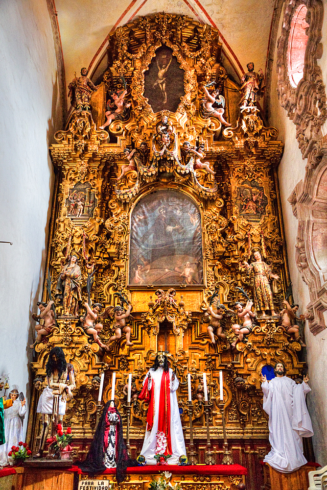 Altarpiece, 18th century Spanish Baroque style, Church of Santa Prisca de Taxco, founded 1751, UNESCO World Heritage Site, Taxco, Guerrero, Mexico, North America