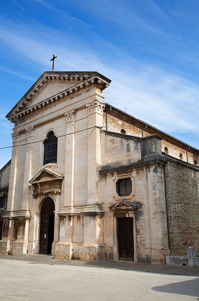 Cathedral of the Assumption of the Blessed Virgin Mary, dating from the 4th century, Pula, Croatia, Europe