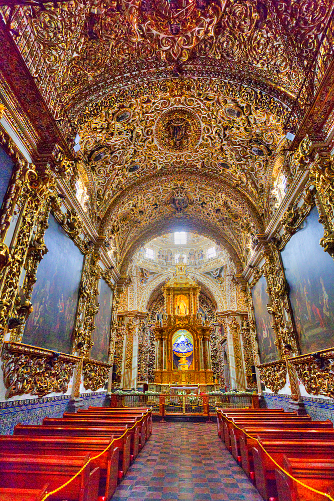 Nave and Apse, Chapel of the Rosario, 1690, Santo Domingo Church, Historic Center, UNESCO World Heritage Site, Puebla, Puebla State, Mexico, North America