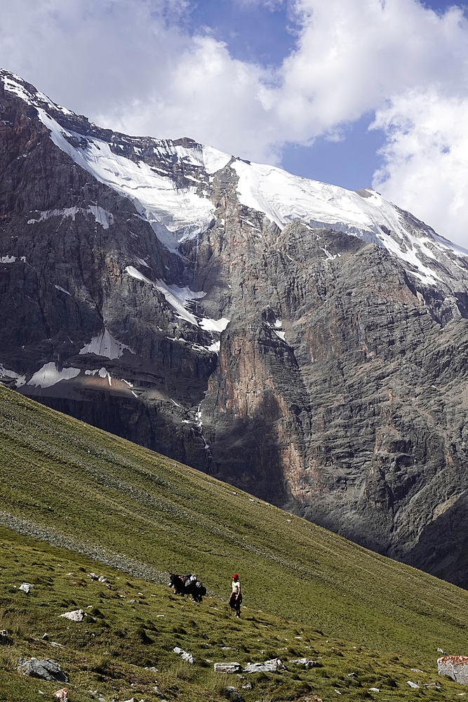 The remote and spectacular Fann Mountains, part of the western Pamir-Alay, Tajikistan, Central Asia, Asia