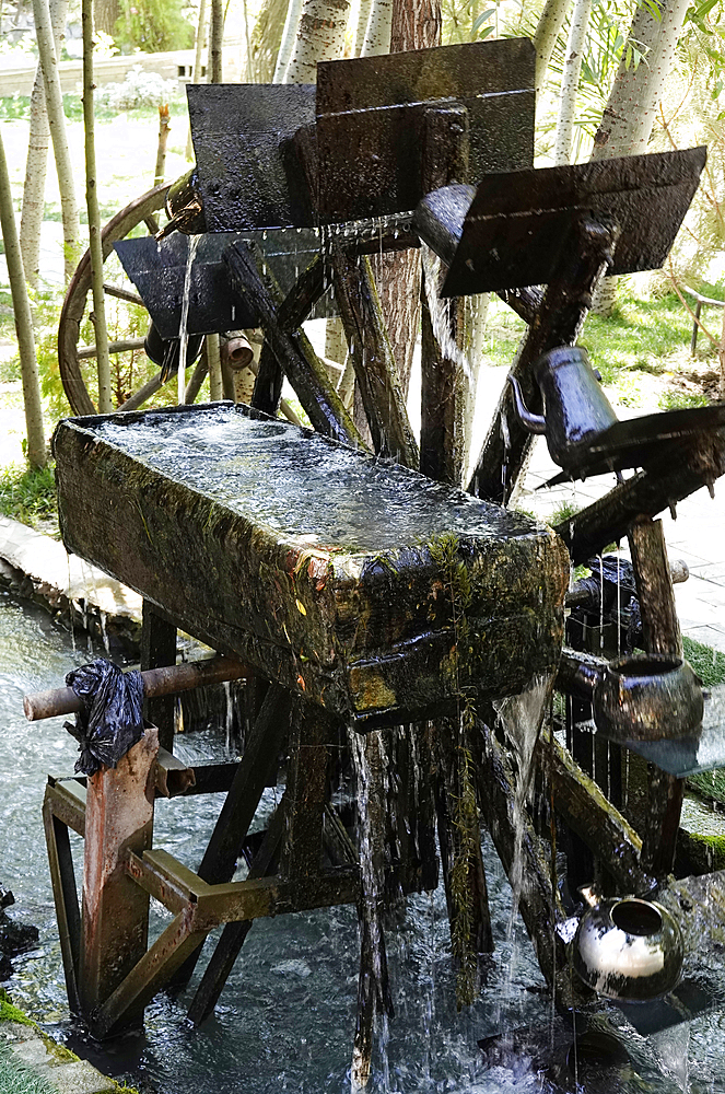 Traditional water wheel, Samarkand, Uzbekistan, Central Asia, Asia