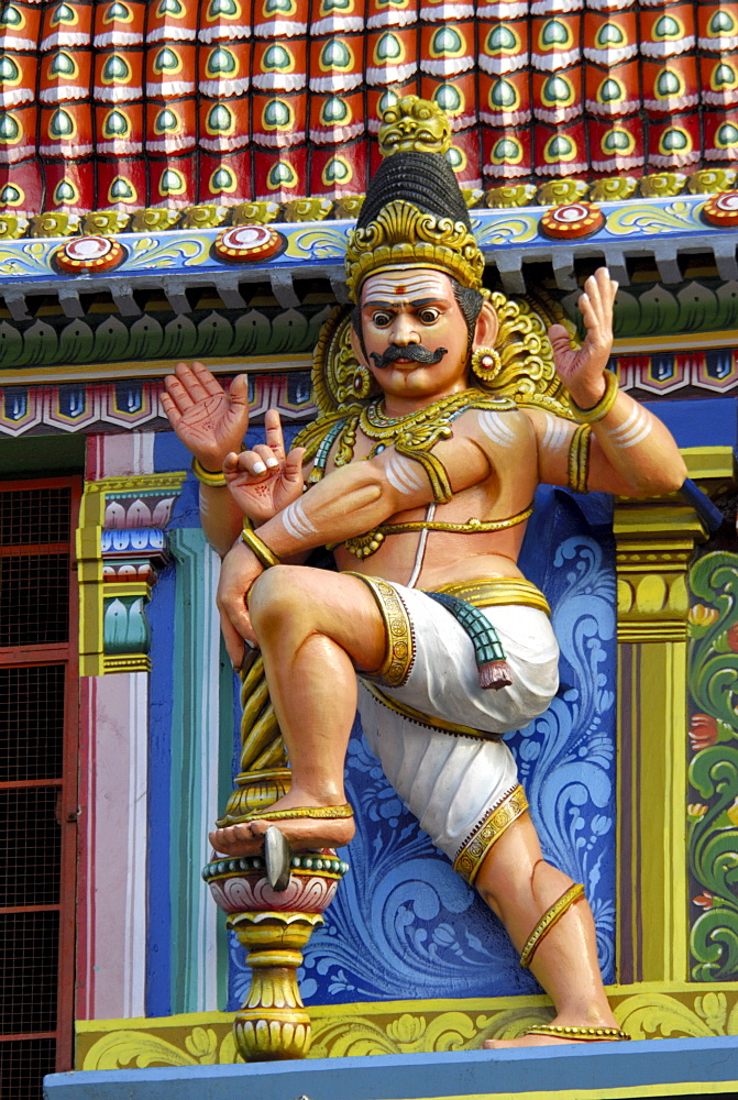 Intricate carving work on the gopuram of a temple, Tamil Nadu, India, Asia