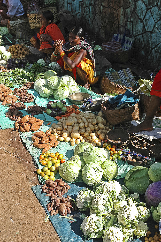 Village grown vegetables for sale at weekly tribal market, Onukudelli, Orissa, India, Asia