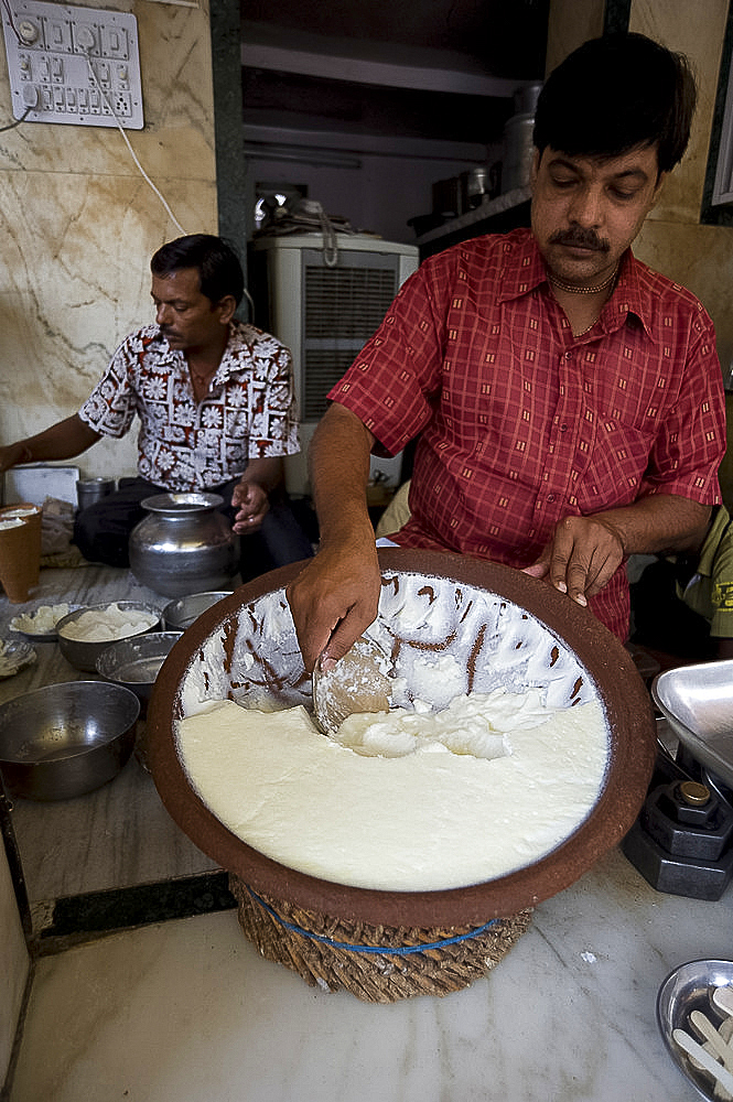 Yoghourt for lassi, an Indian yoghourt drink, from the Lassiwallah, Jaipur, Rajasthan, India, Asia