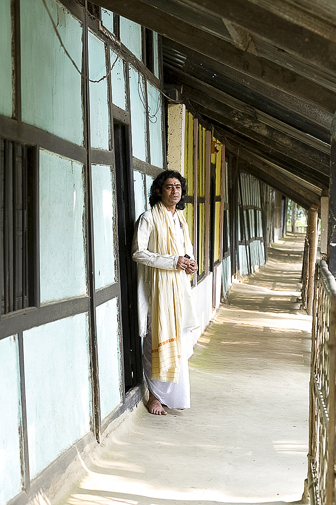 Monk, Dankhinbat Hindu monastery, Majuli Island, Assam, India, Asia