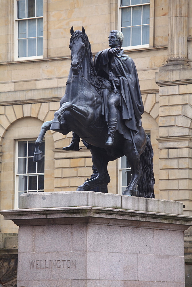 Equestrian statue of Wellington outside HM General Register House, Edinburgh, Lothian, Scotland, United Kingdom, Europe