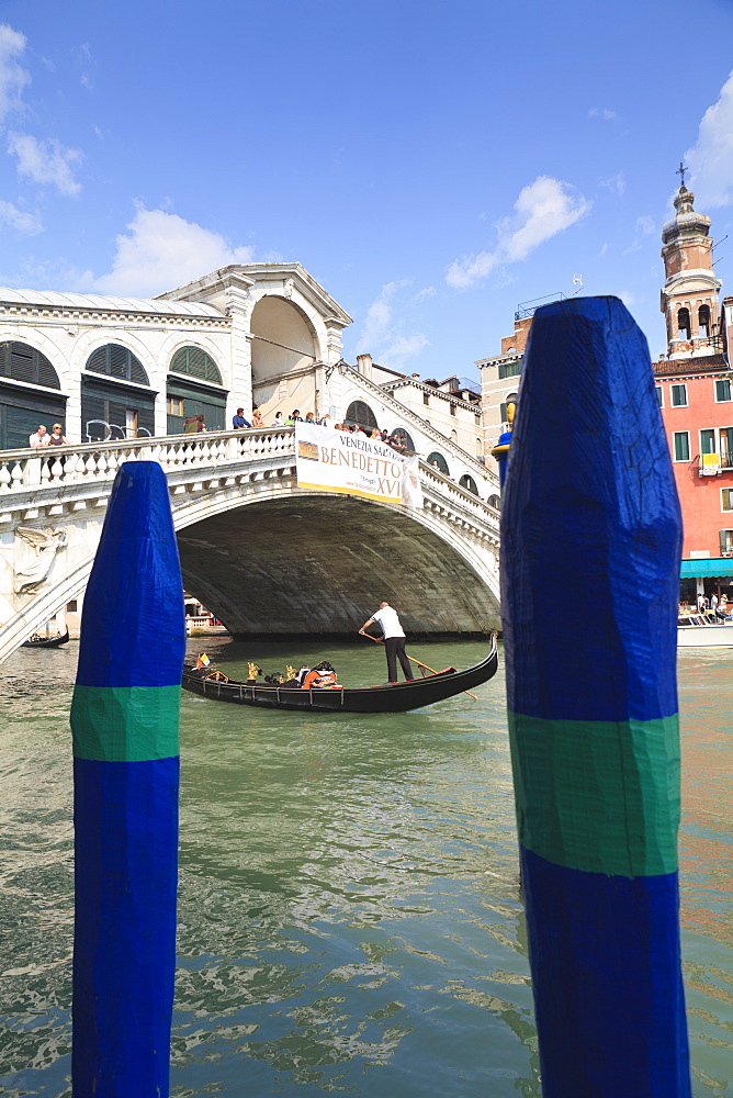 Rialto Bridge, Grand Canal, Venice, UNESCO World Heritage Site, Veneto, Italy, Europe