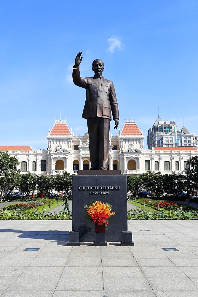 District 1, Ho Chi Minh statue and City Hall, Ho Chi Minh City, Vietnam, Indochina, Southeast Asia, Asia